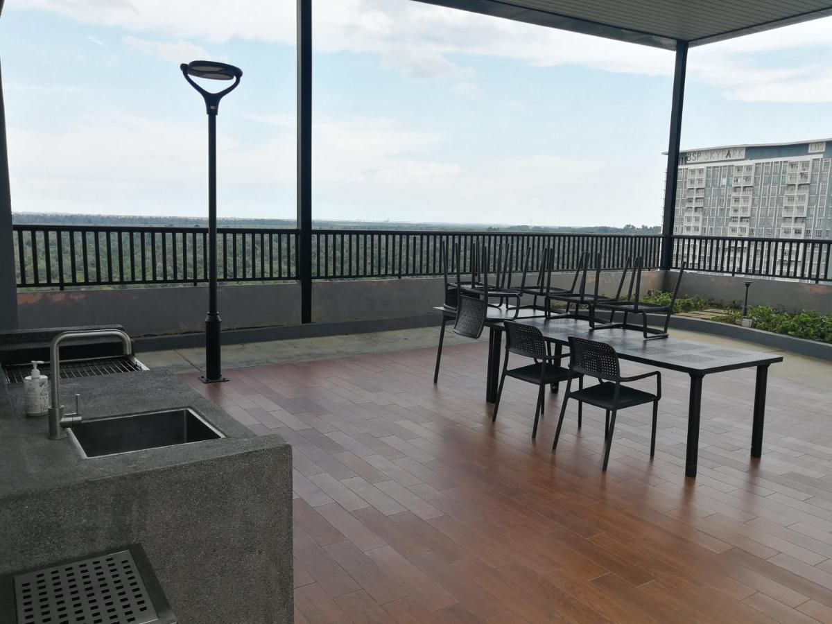 Bsp21 Apartment Jenjarum ภายนอก รูปภาพ